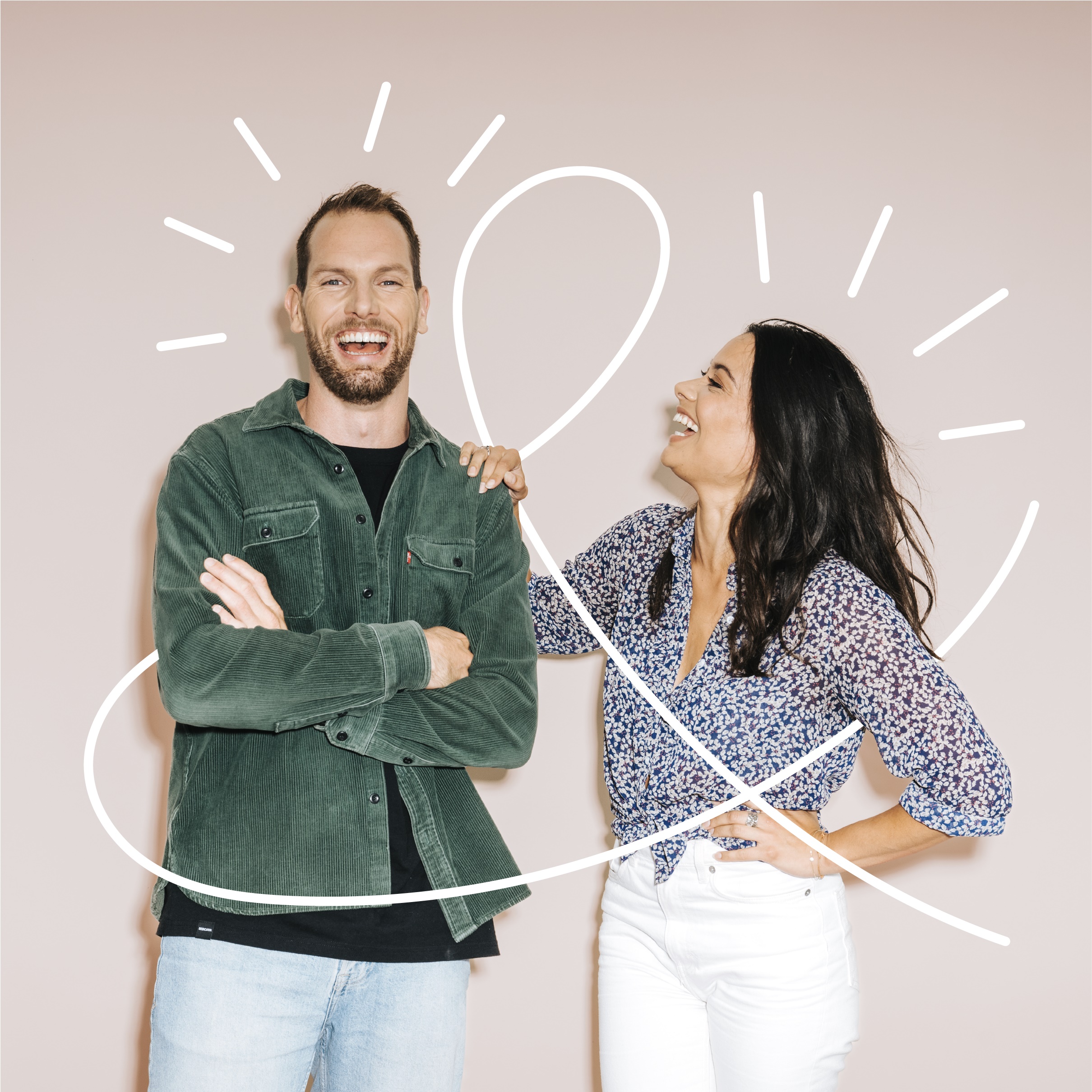 Man en vrouw lachen hard met elkaar