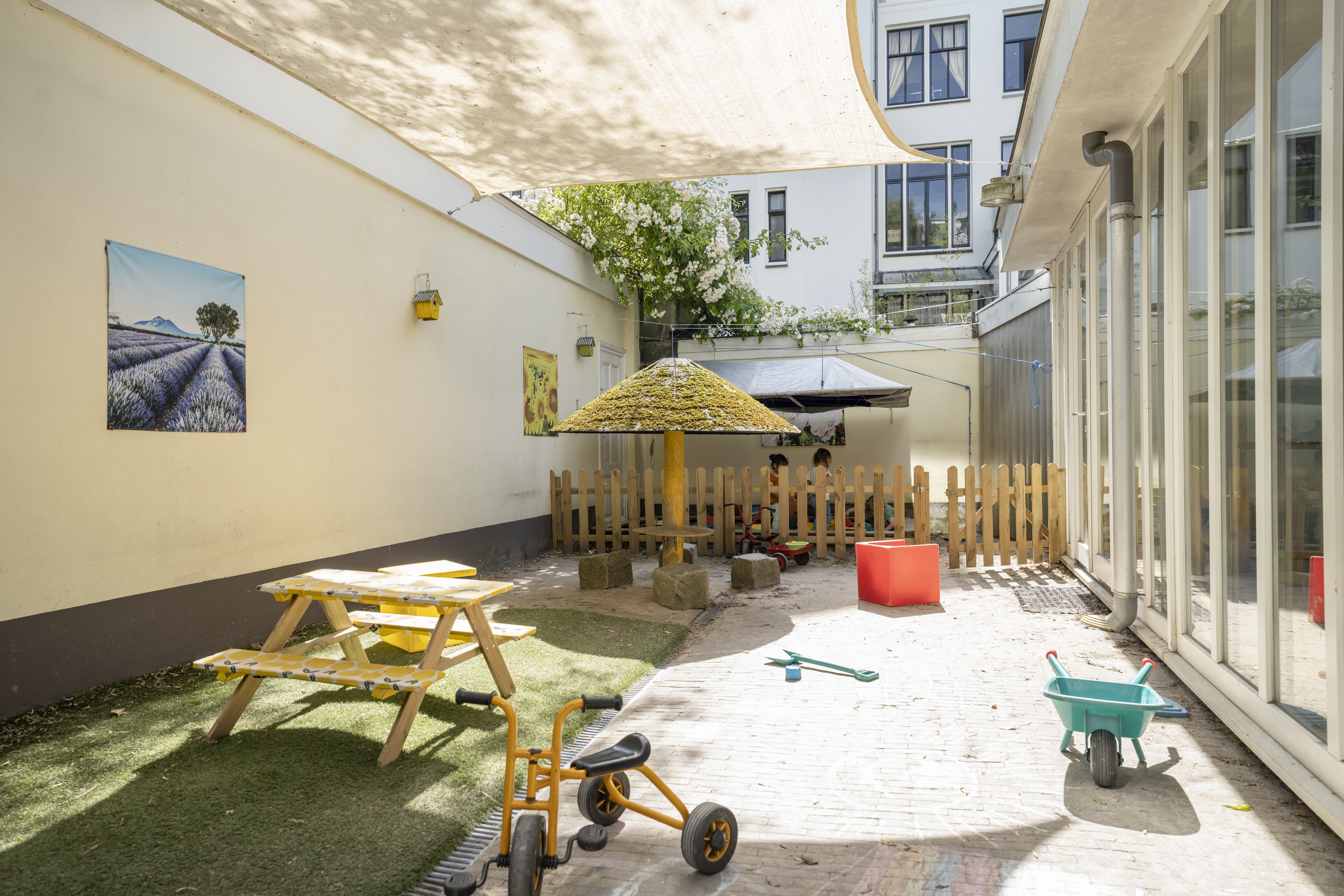 Werken Bij Compananny Kinderopvang Amstel Picknicktafel Kind Tuin Locaties