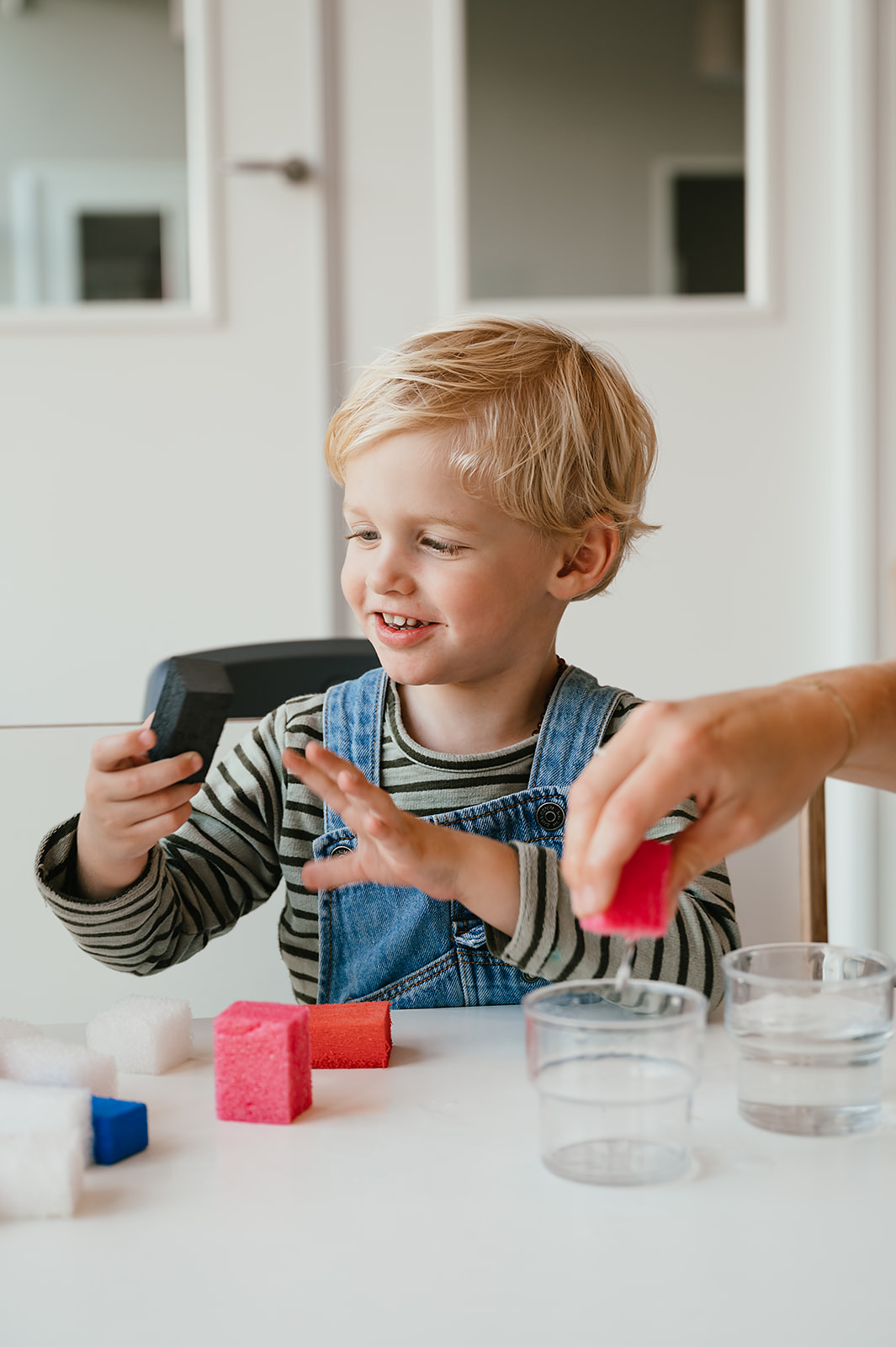 Werken Bij Compananny Kinderopvang Kind Spelen Aan Tafel