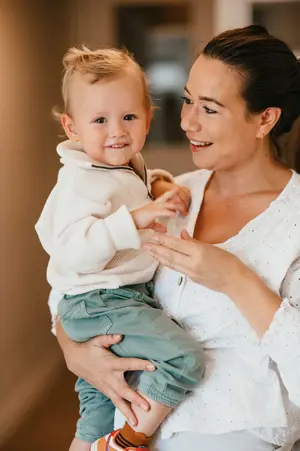 Werken Bij Compananny Kinderopvang Nanny Peuter Knuffelen Locatie
