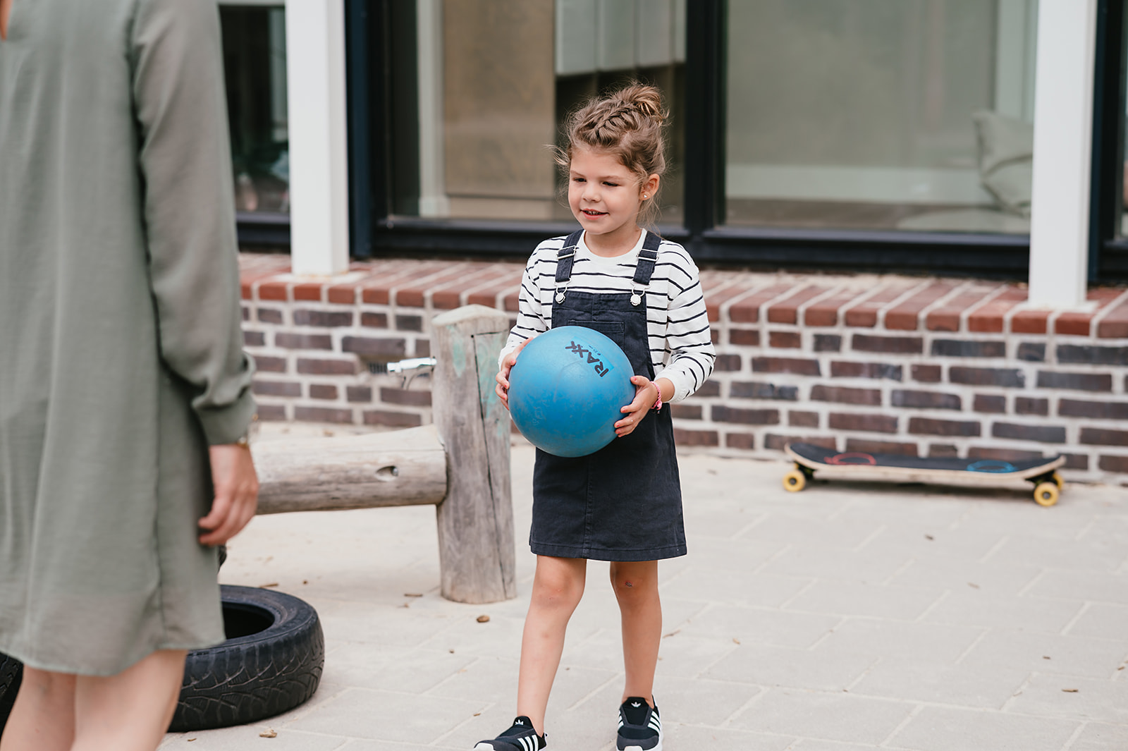 Werken Bij Compananny Kinderopvang Buitenspelen Bal Locaties
