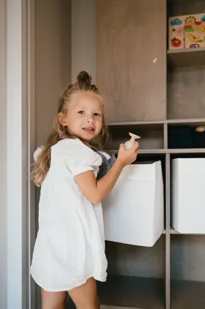 Werken Bij Compananny Kinderopvang Kind Speelgoed Uitzoeken